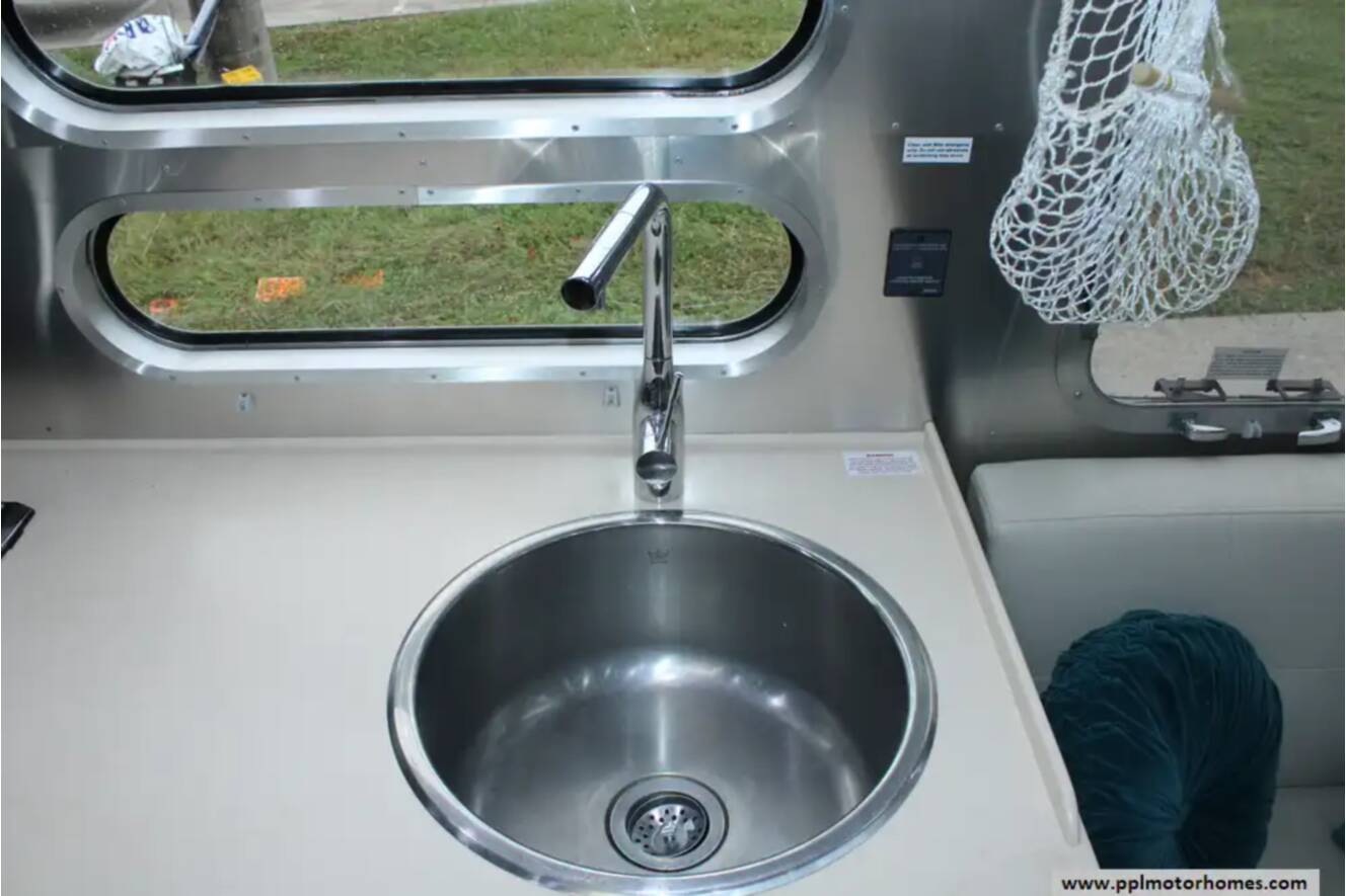 A photo of this 2018 Airstream International Signature 28RB QUEEN