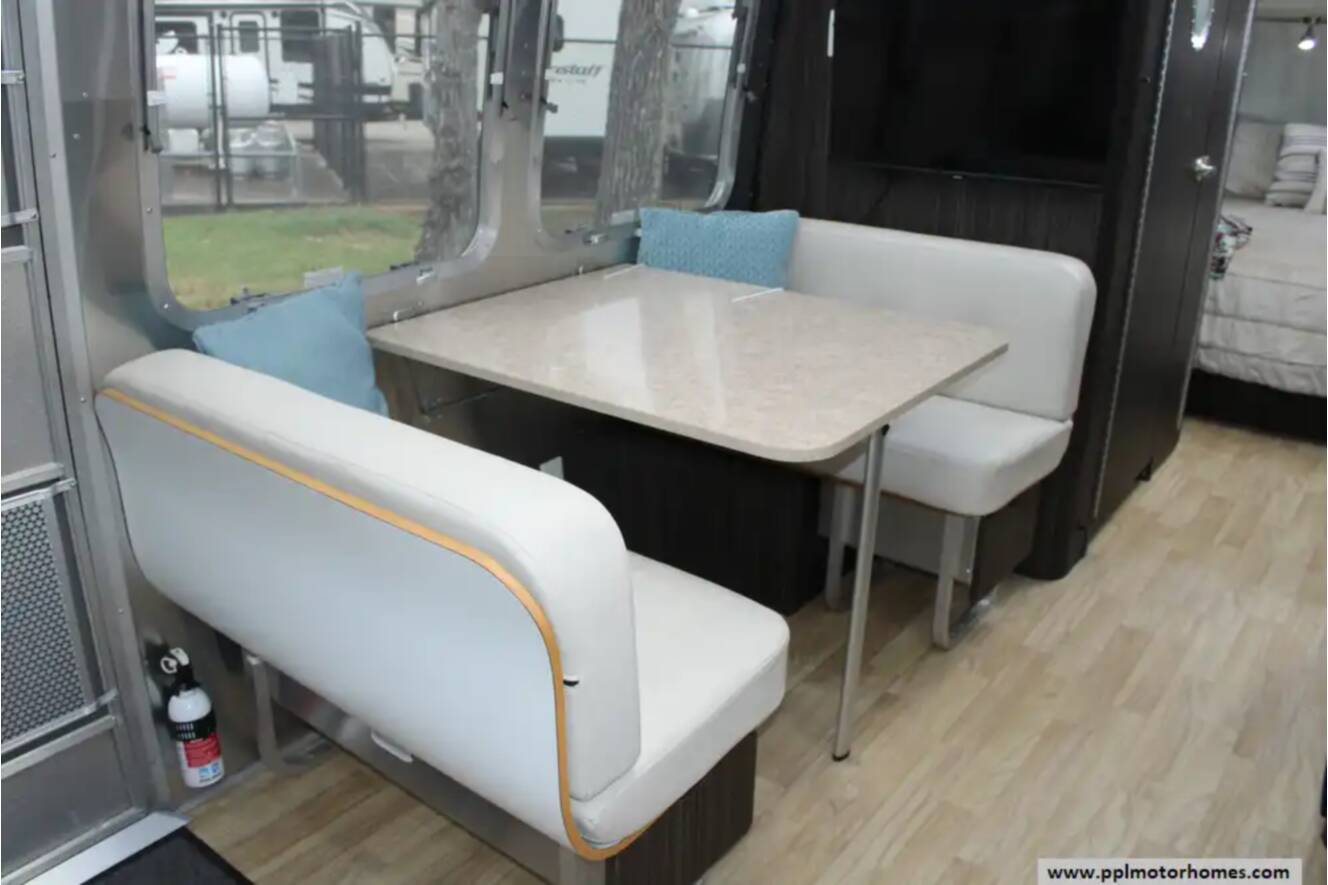 A photo of this 2018 Airstream International Signature 28RB QUEEN