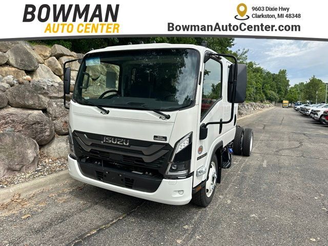 2025 ISUZU NPR XD in Clarkston, MI