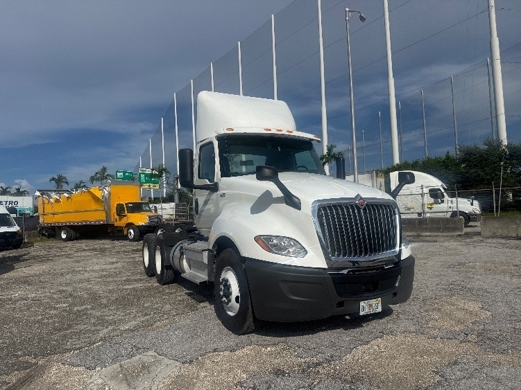 2019 INTERNATIONAL LT625 in Medley, FL