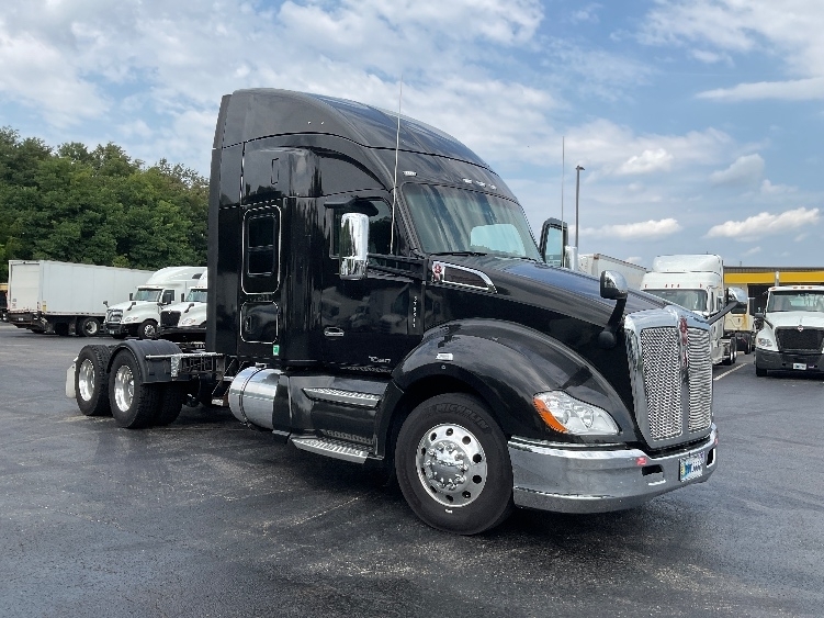2021 KENWORTH T680 in Akron, OH