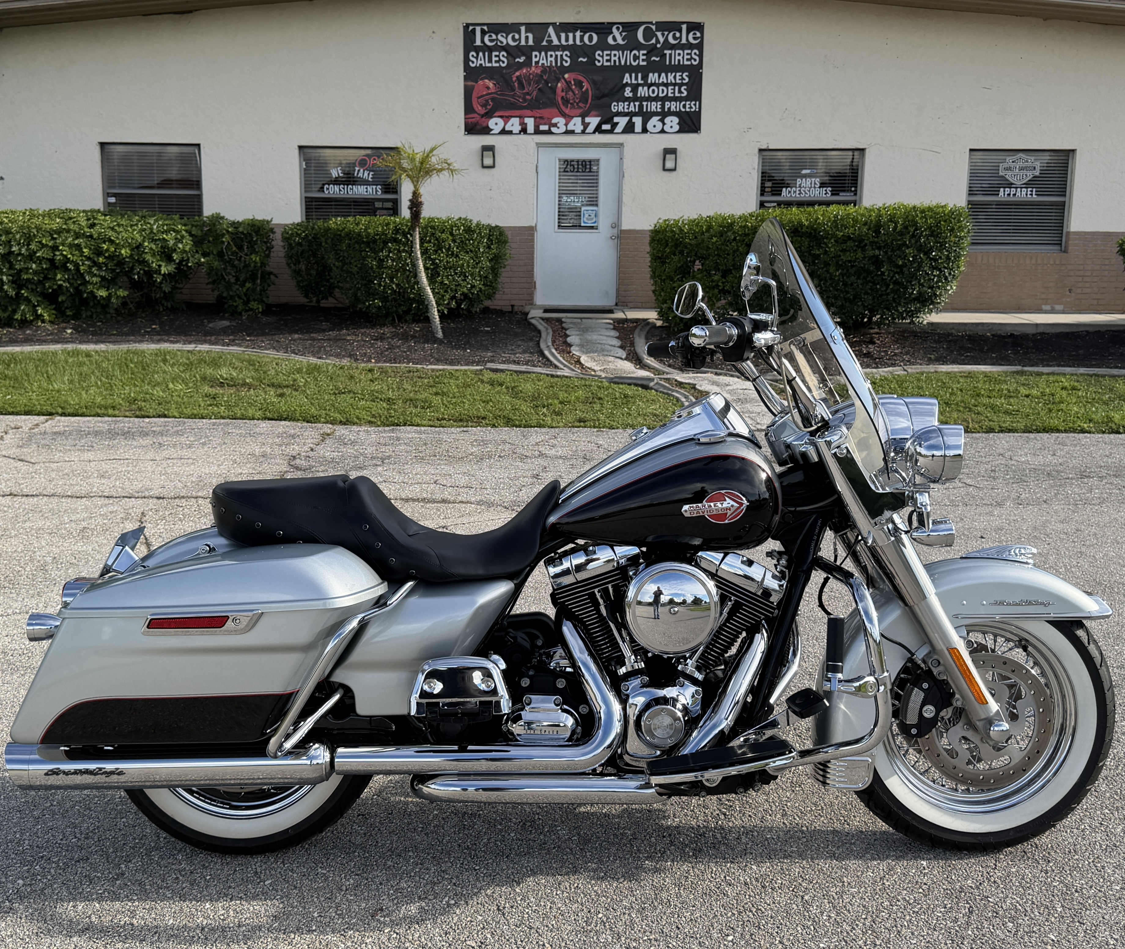 2015 Harley-Davidson FLHR ROAD KING in Punta Gorda, FL