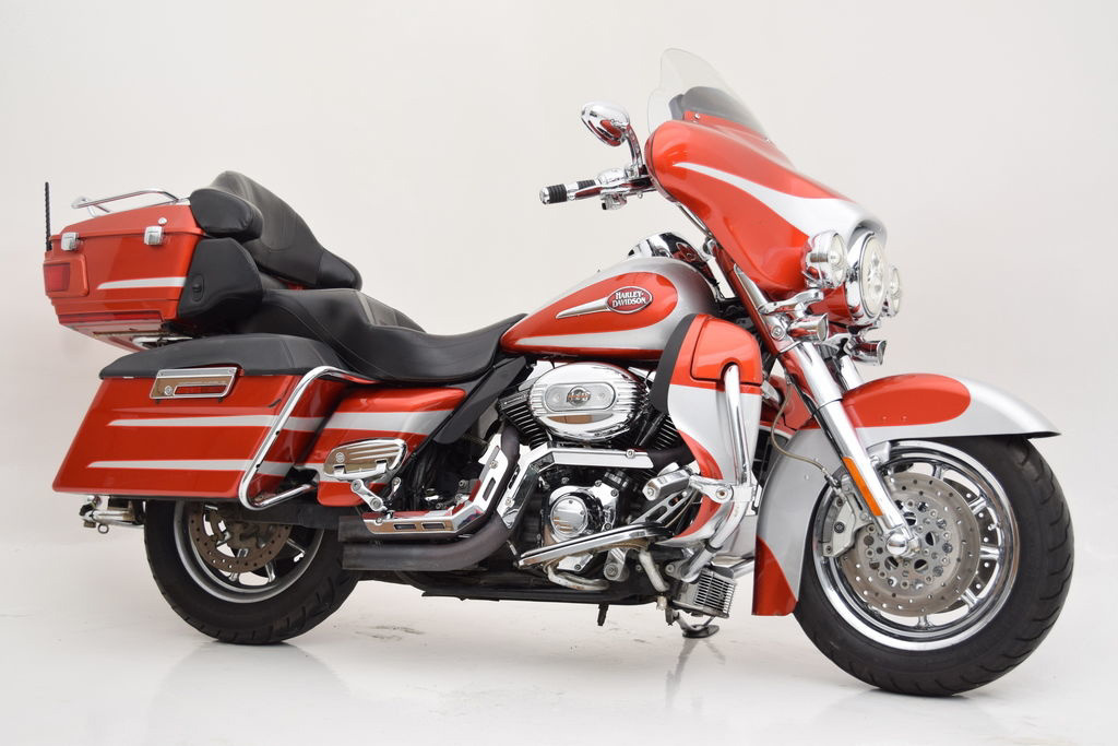 2008 Harley-Davidson FLHTCUSE CVO ULTRA CLASSIC in Scott City, MO