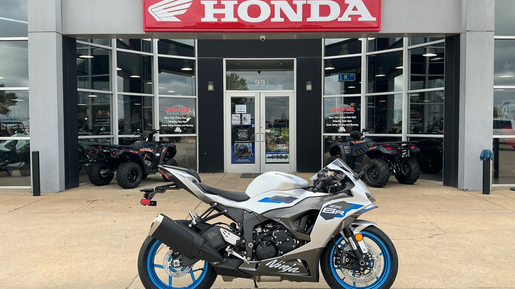 Silver Ninja ZX-6R For Sale Near 76052 - Kawasaki Motorcycles