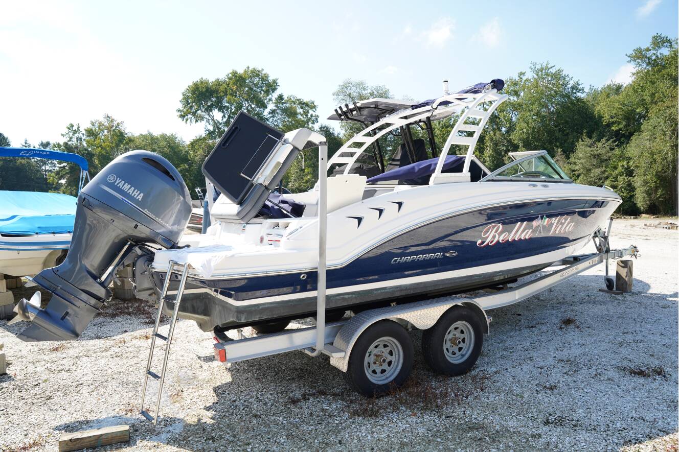 A photo of this 2023 Chaparral 23 SSI OB