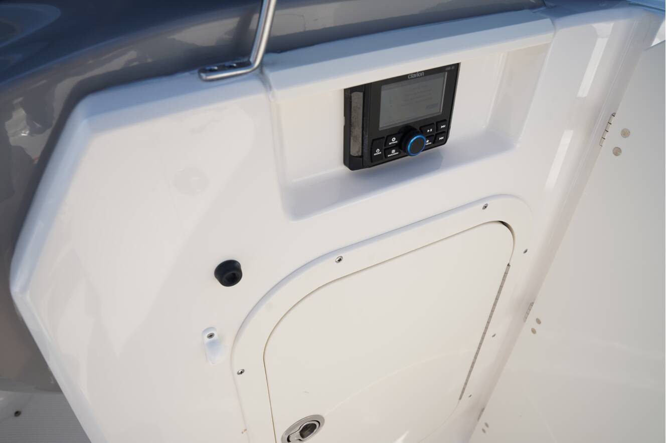 A photo of this 2023 Chaparral 23 SSI OB