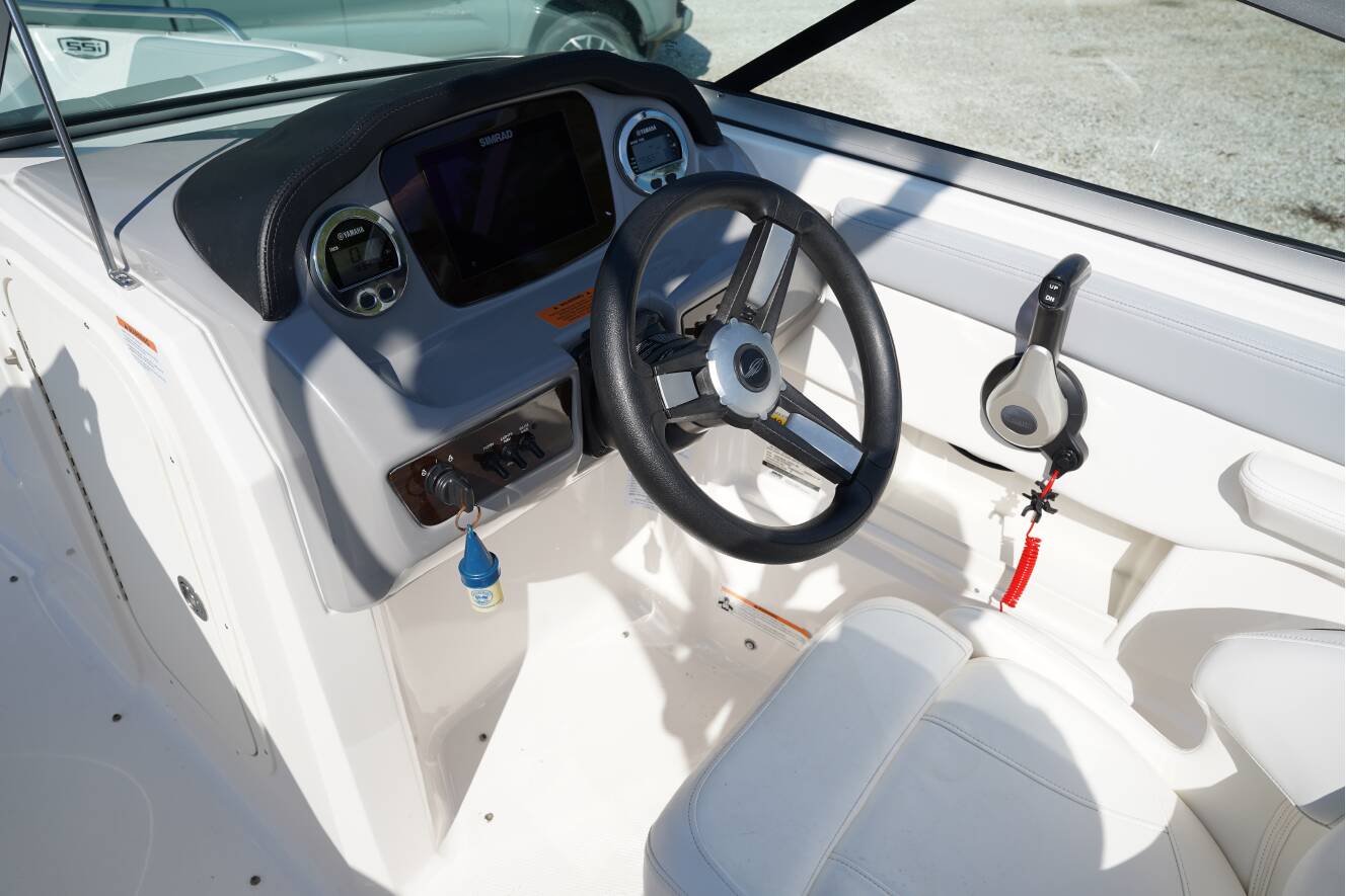 A photo of this 2023 Chaparral 23 SSI OB