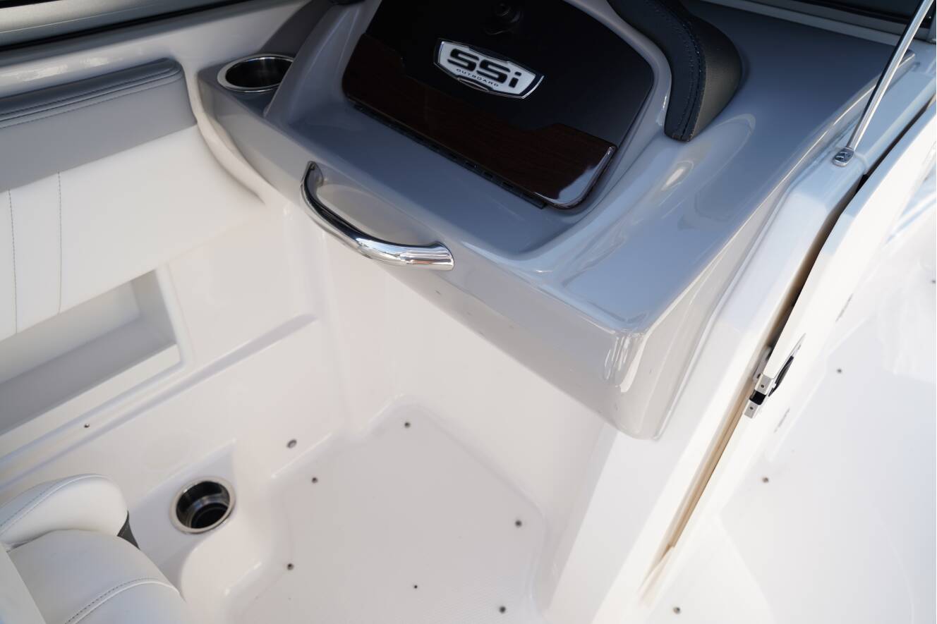 A photo of this 2023 Chaparral 23 SSI OB