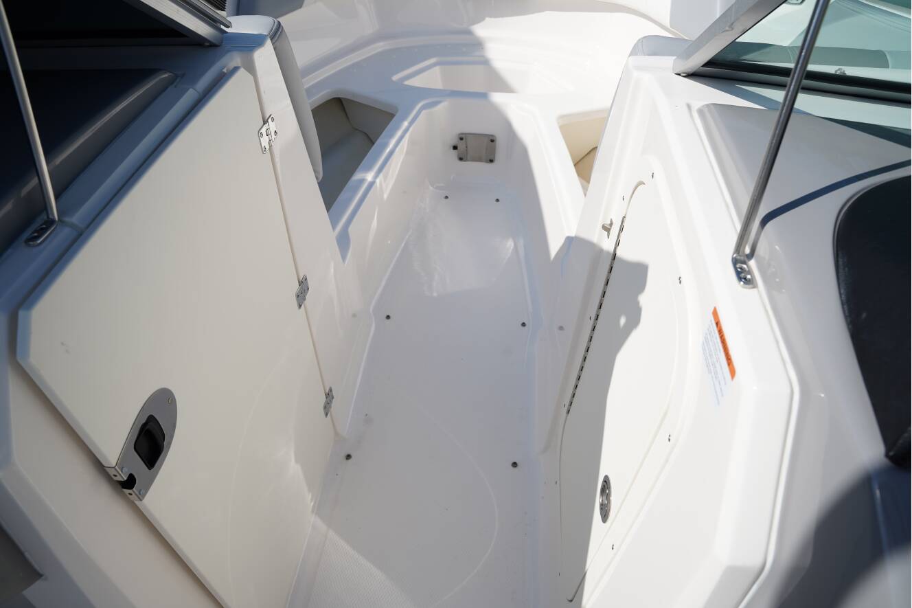 A photo of this 2023 Chaparral 23 SSI OB