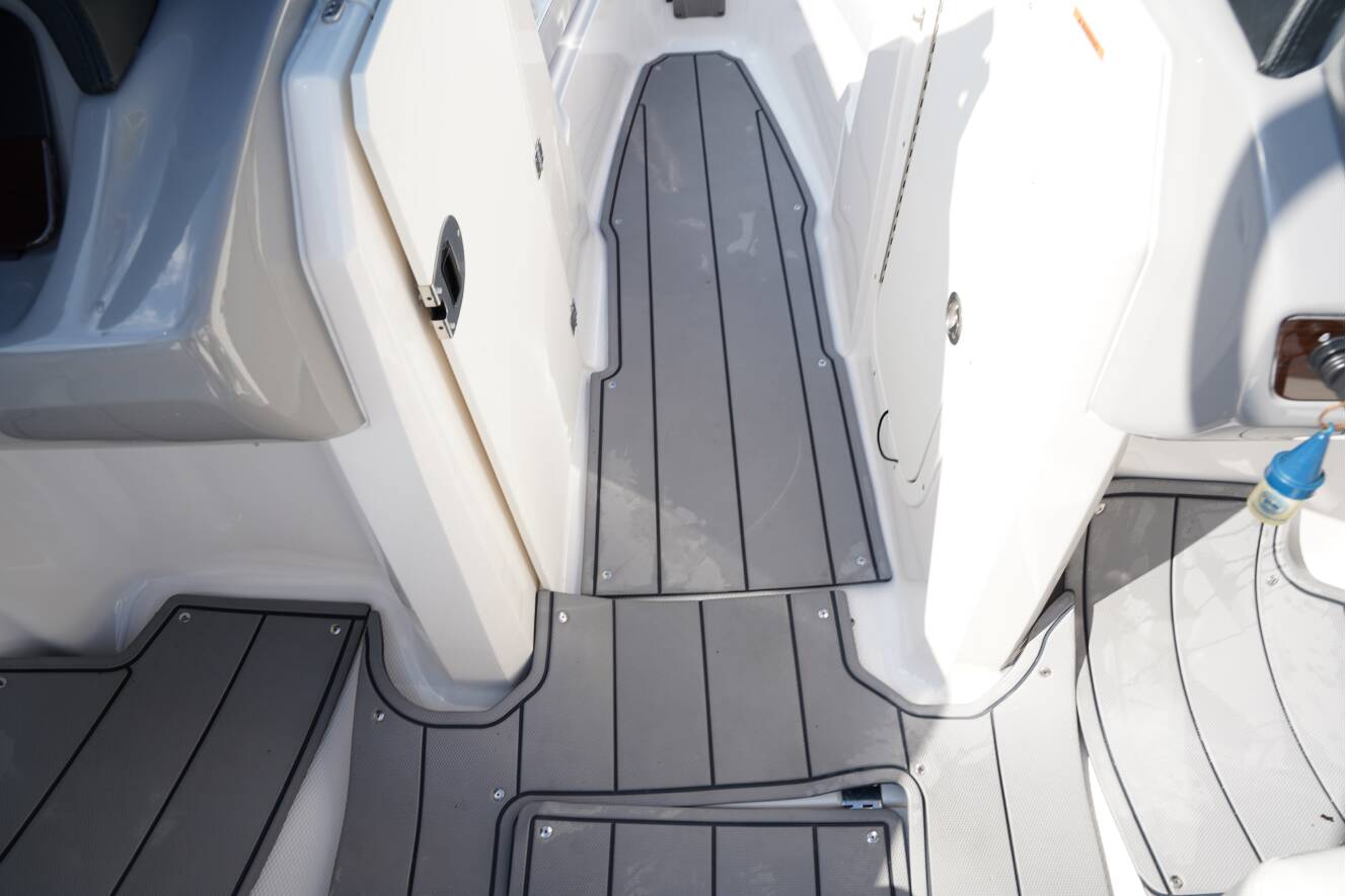 A photo of this 2023 Chaparral 23 SSI OB