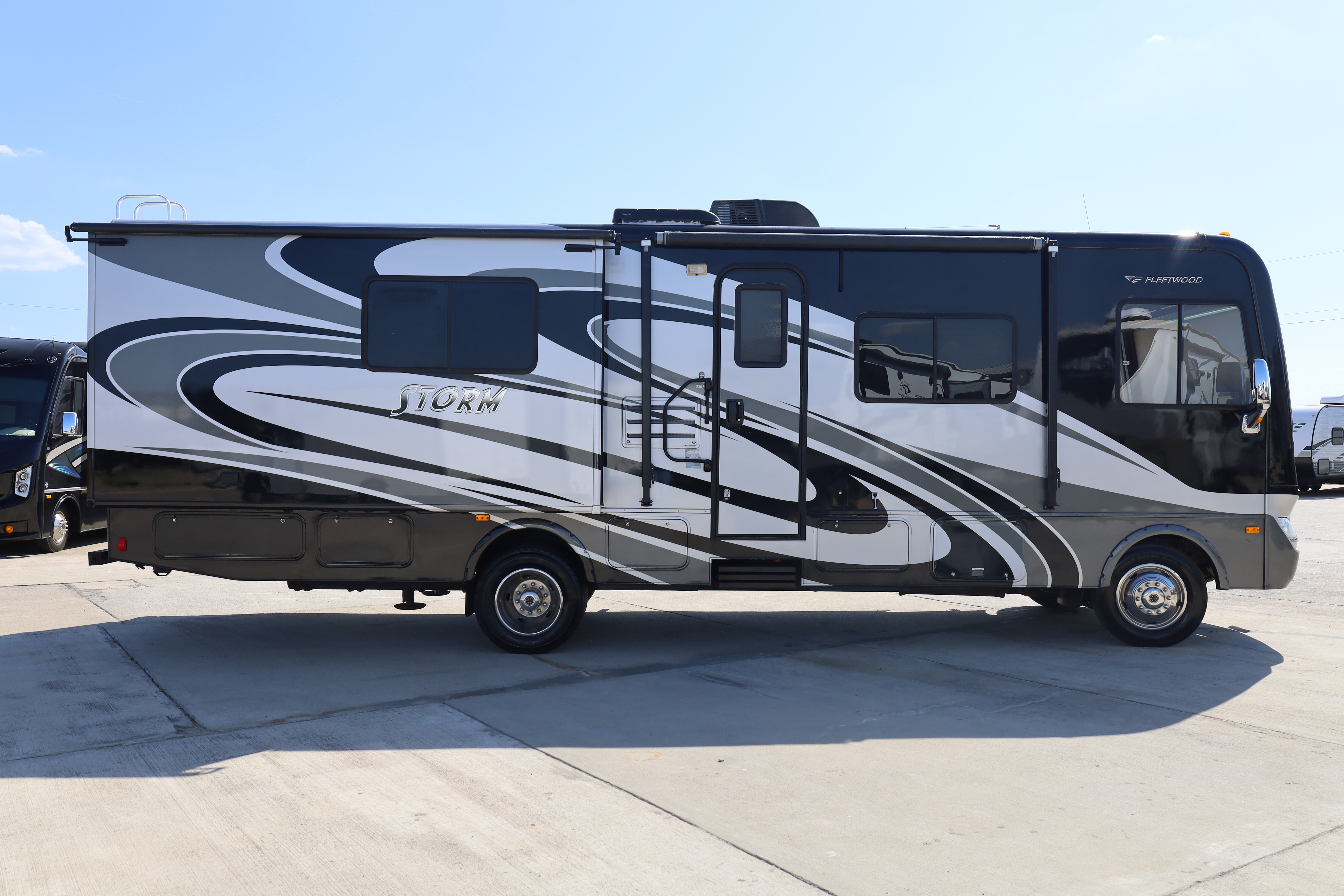 2013 Fleetwood Storm 32BH in royse city TX
