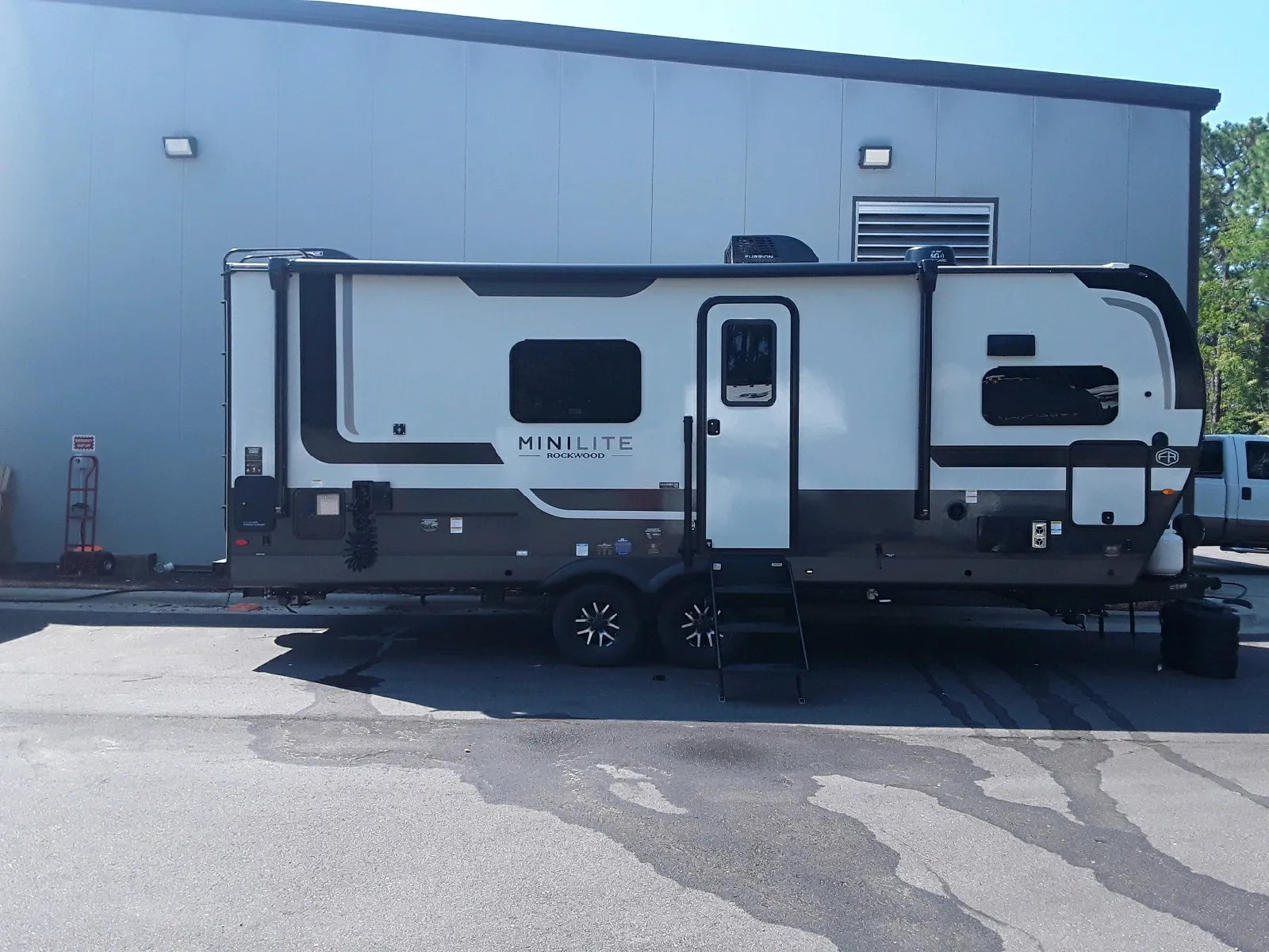 2027 Rockwood ROCKWOOD MINI LITE 2523MBR RV
