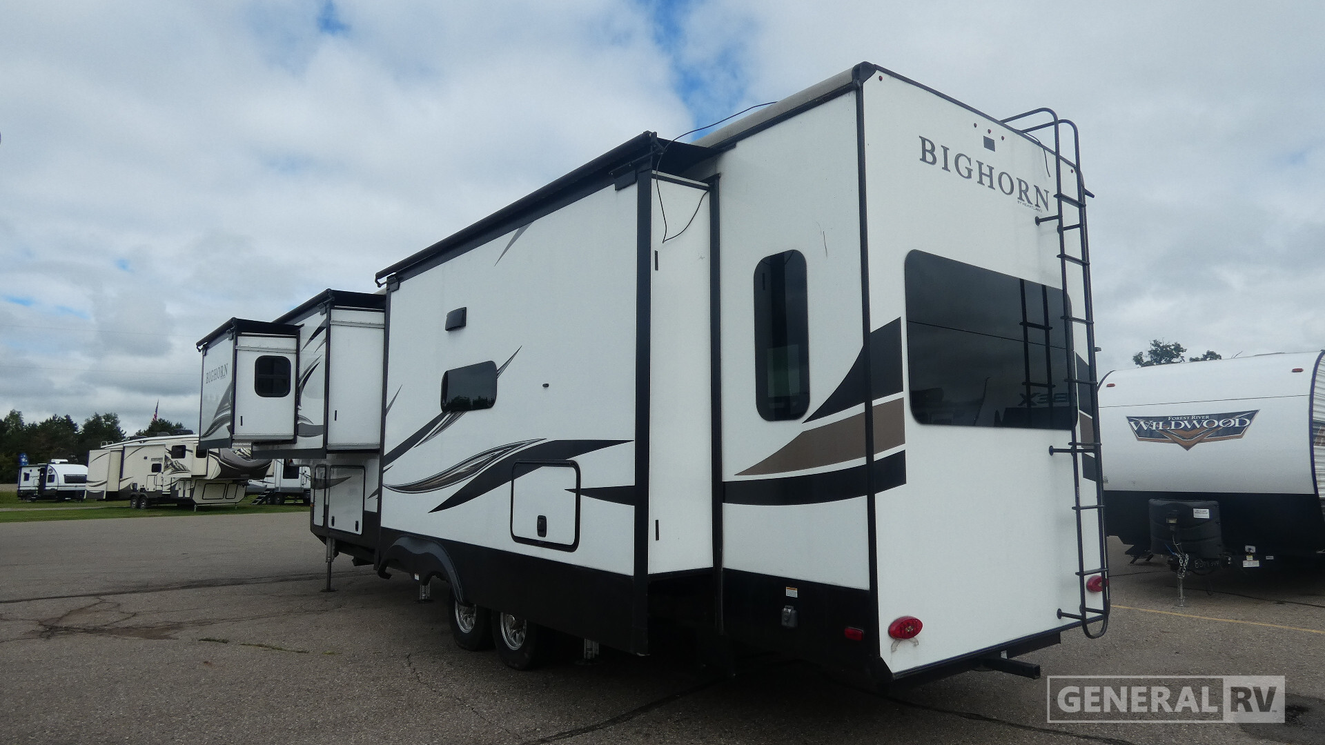 2021 Heartland BIGHORN BH 3375 SS in birch run MI