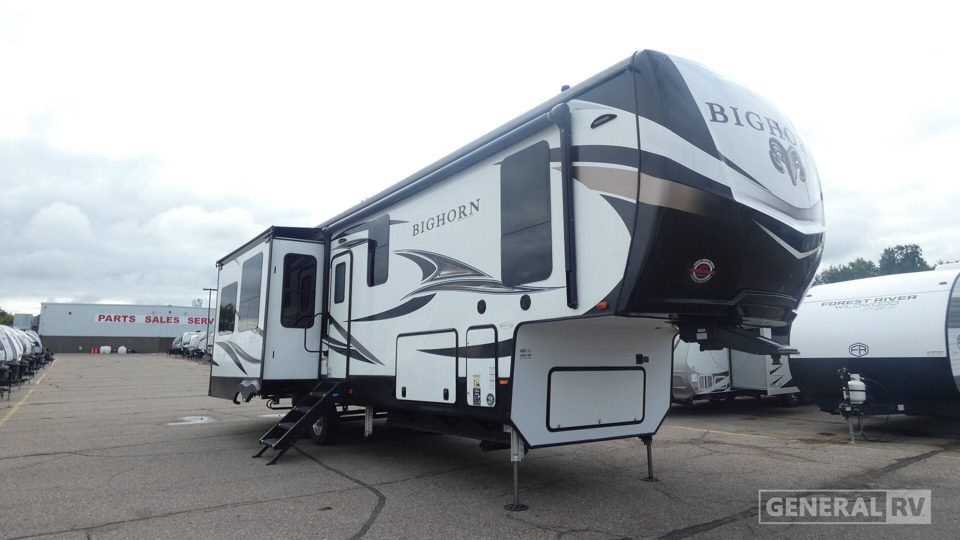 2021 Heartland BIGHORN BH 3375 SS in birch run MI