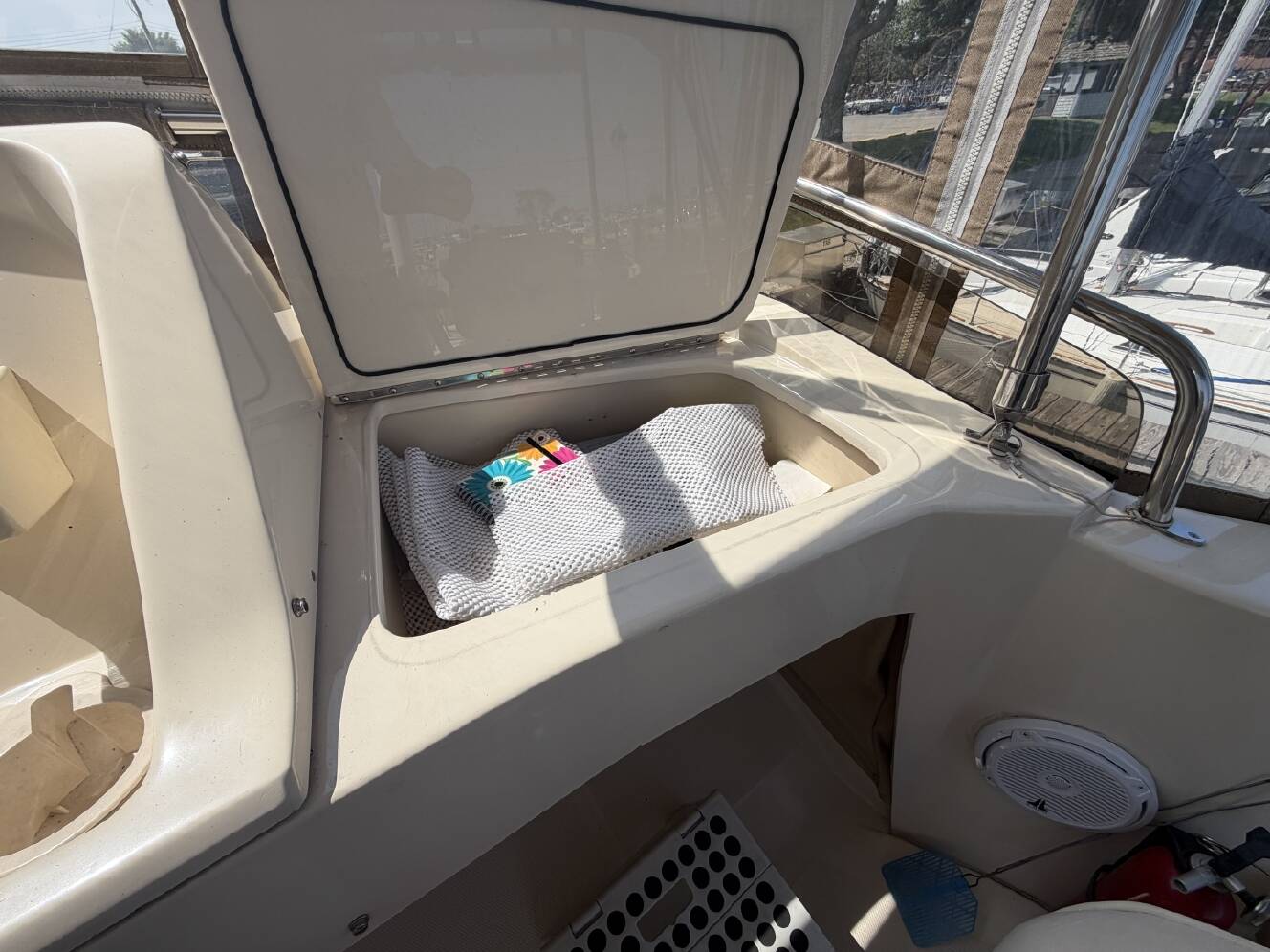 A photo of this 2006 Mainship 34 Trawler