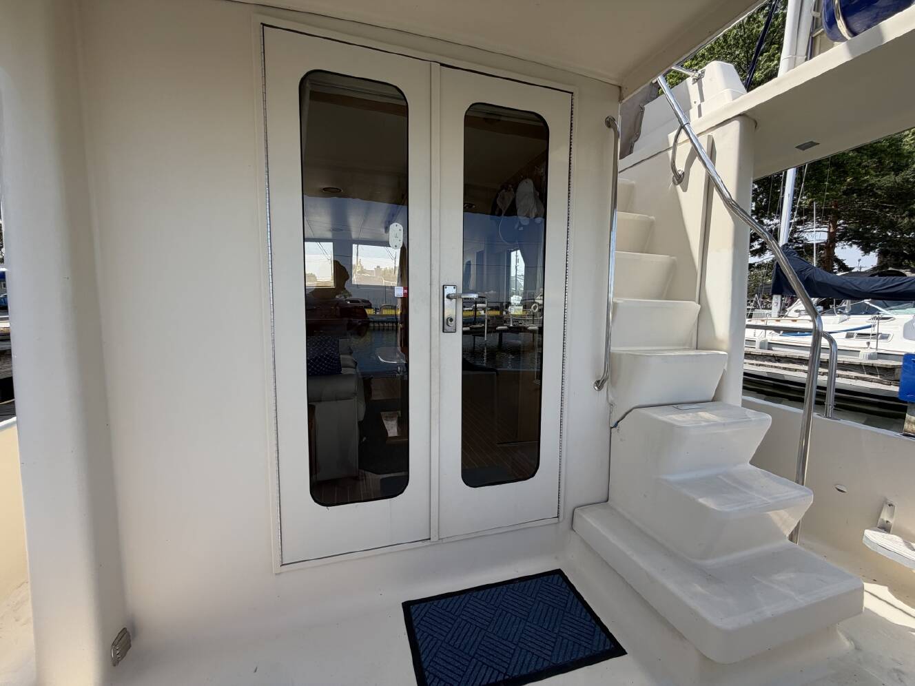 A photo of this 2006 Mainship 34 Trawler