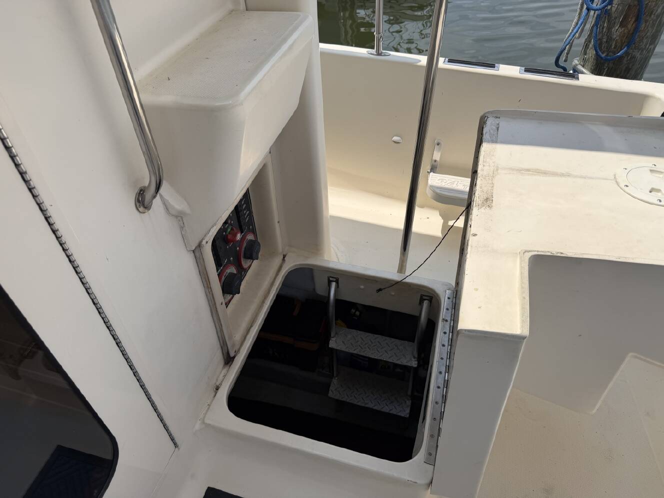 A photo of this 2006 Mainship 34 Trawler