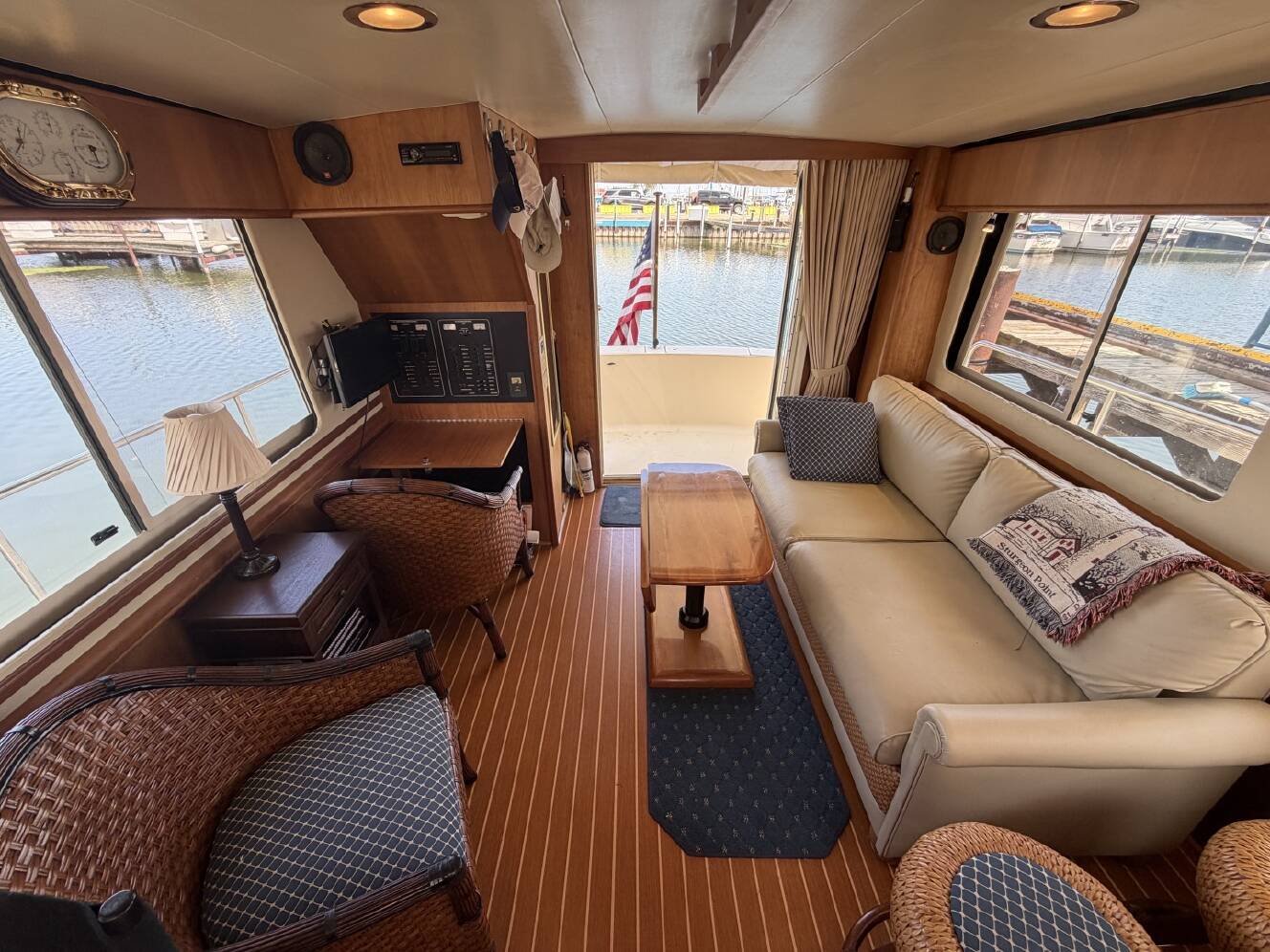 A photo of this 2006 Mainship 34 Trawler