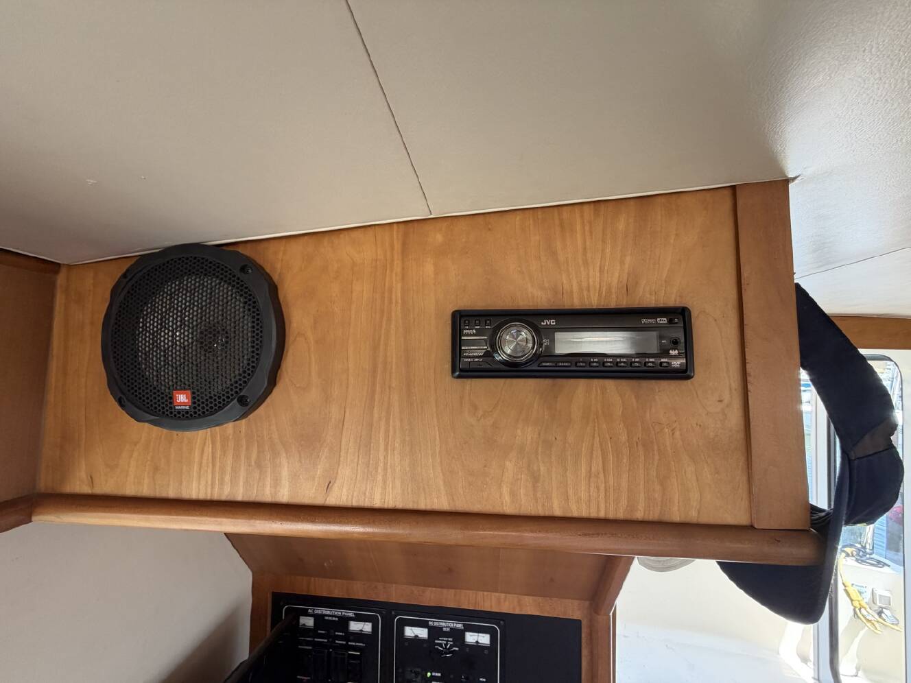A photo of this 2006 Mainship 34 Trawler