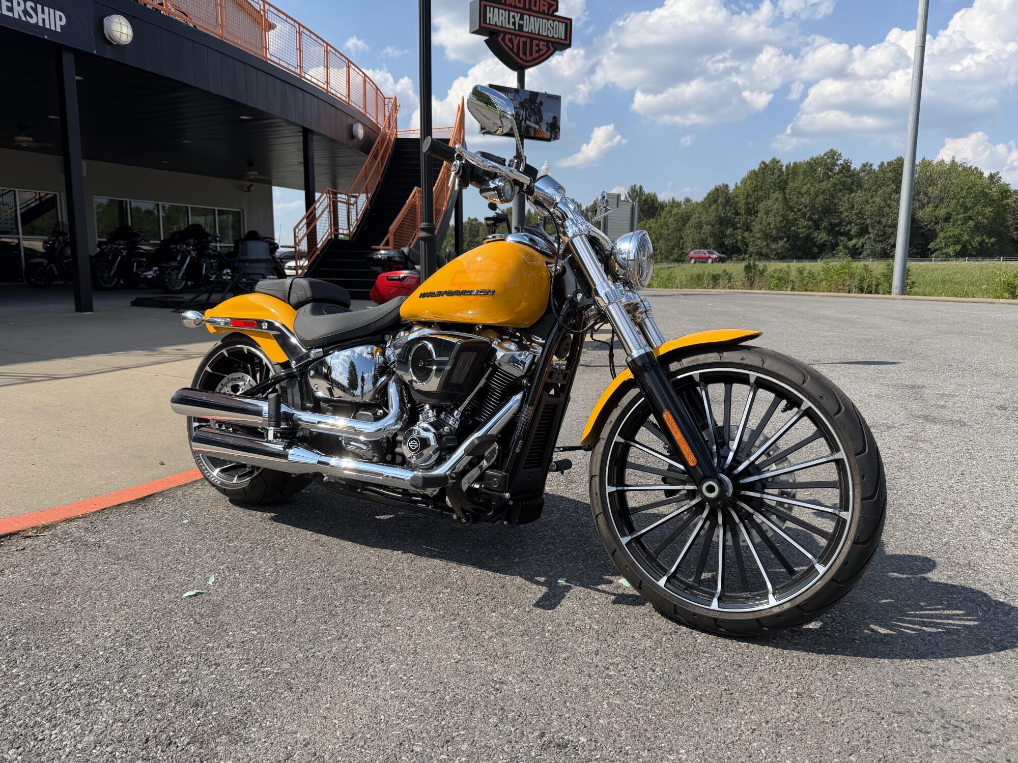 2025 Harley-Davidson Breakout in Winterville, NC