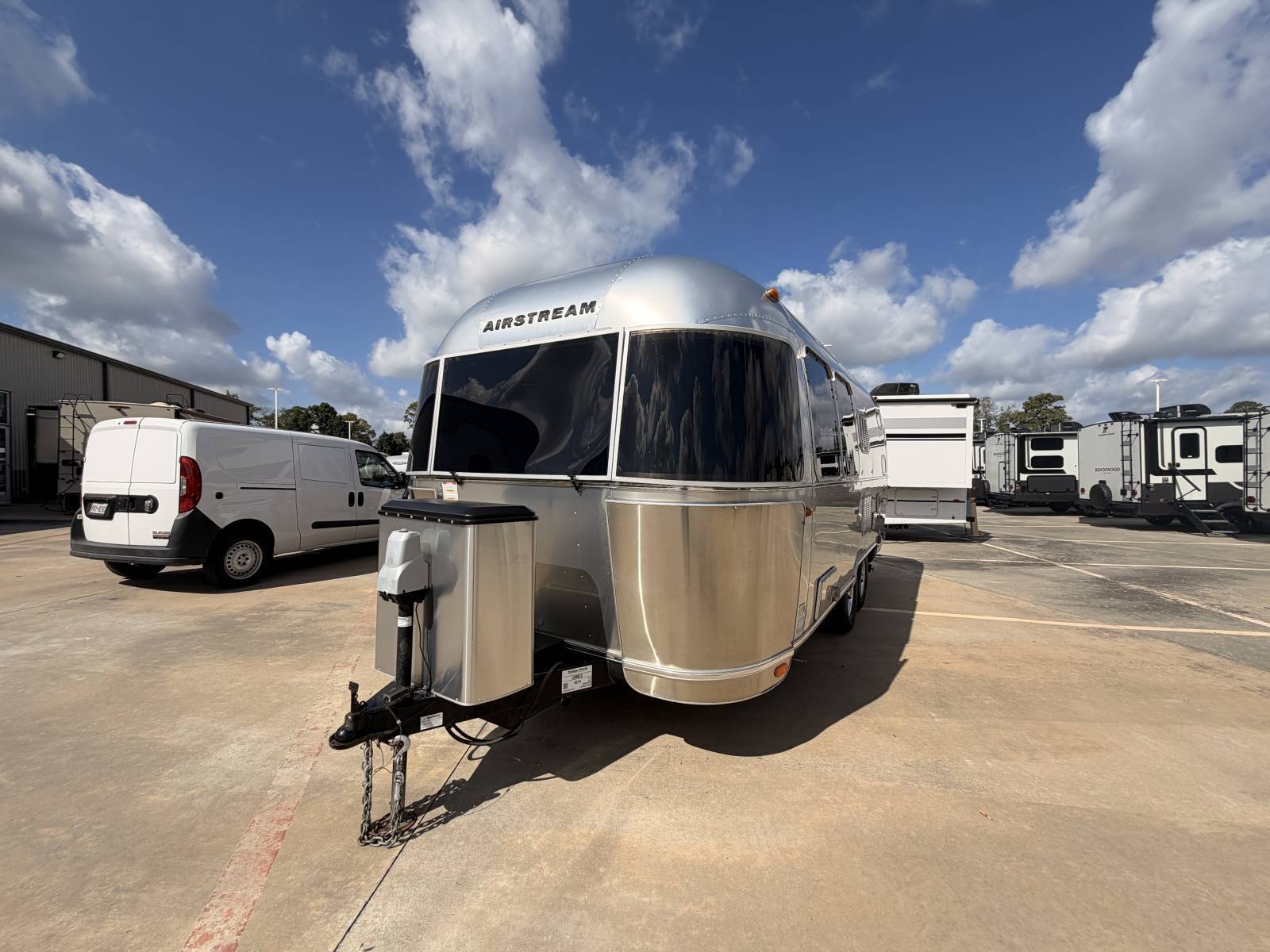 2017 Airstream FLYING CLOUD 23D in spring TX