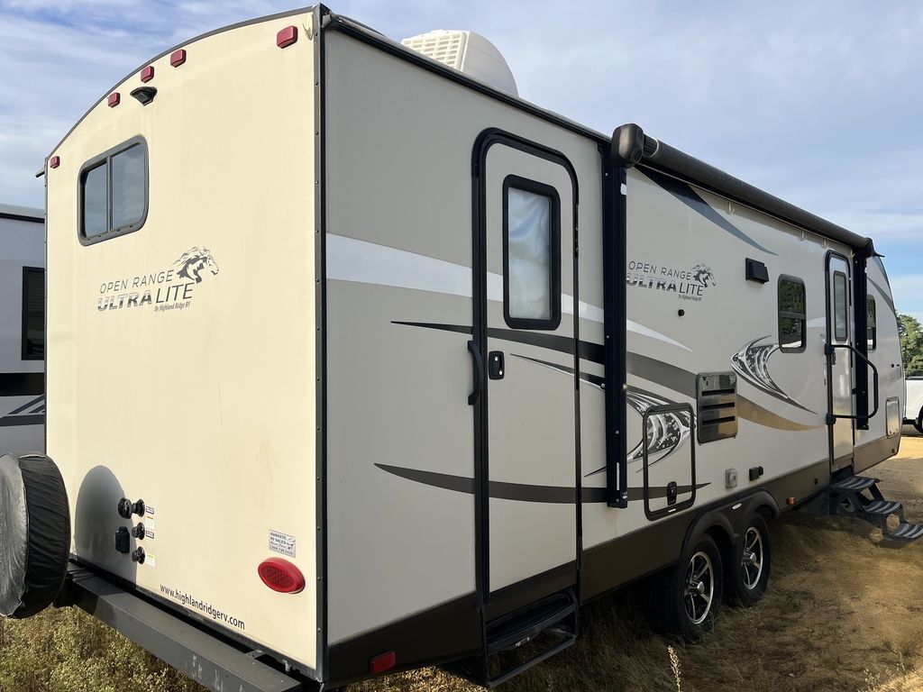 2017 Highland Ridge Rv Ultra Lite UT2704BH in dubuque IA