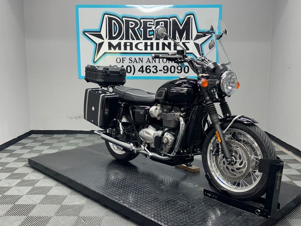 2023 Triumph Bonneville T120 Black Jet Black BLACK in San Antonio, TX