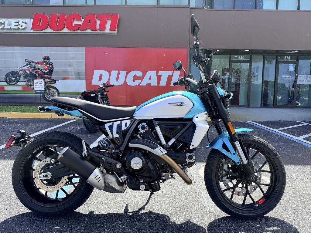 2024 Ducati Scrambler Icon (2G) ICON in Miami, FL