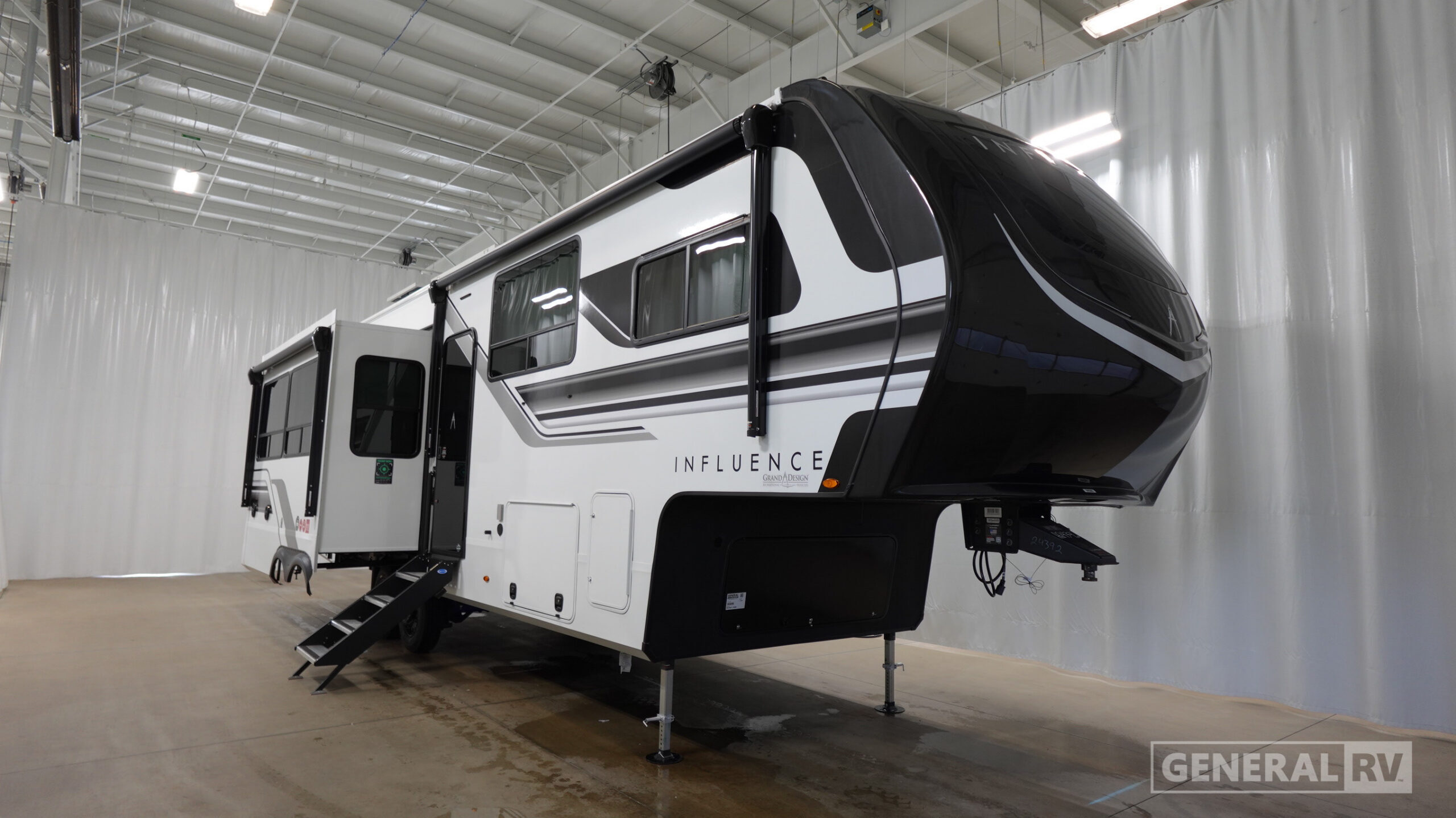 2027 Grand Design SOLITUDE-I 2903RL in draper UT