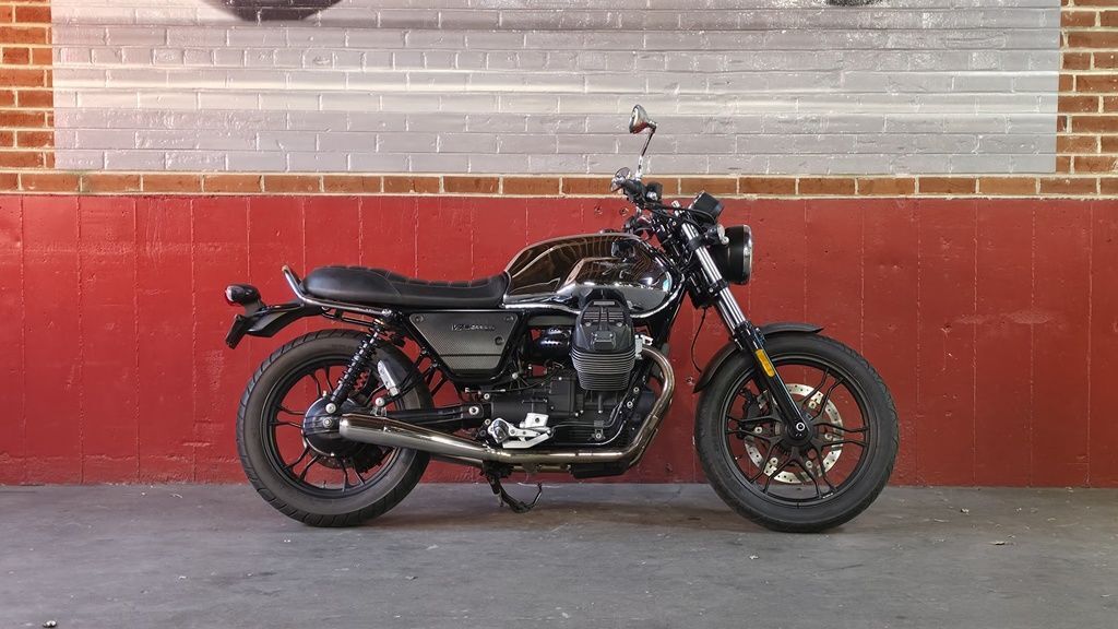 2018 Moto Guzzi V7 III Carbon Shine III CARBON SHINE in Denver, CO