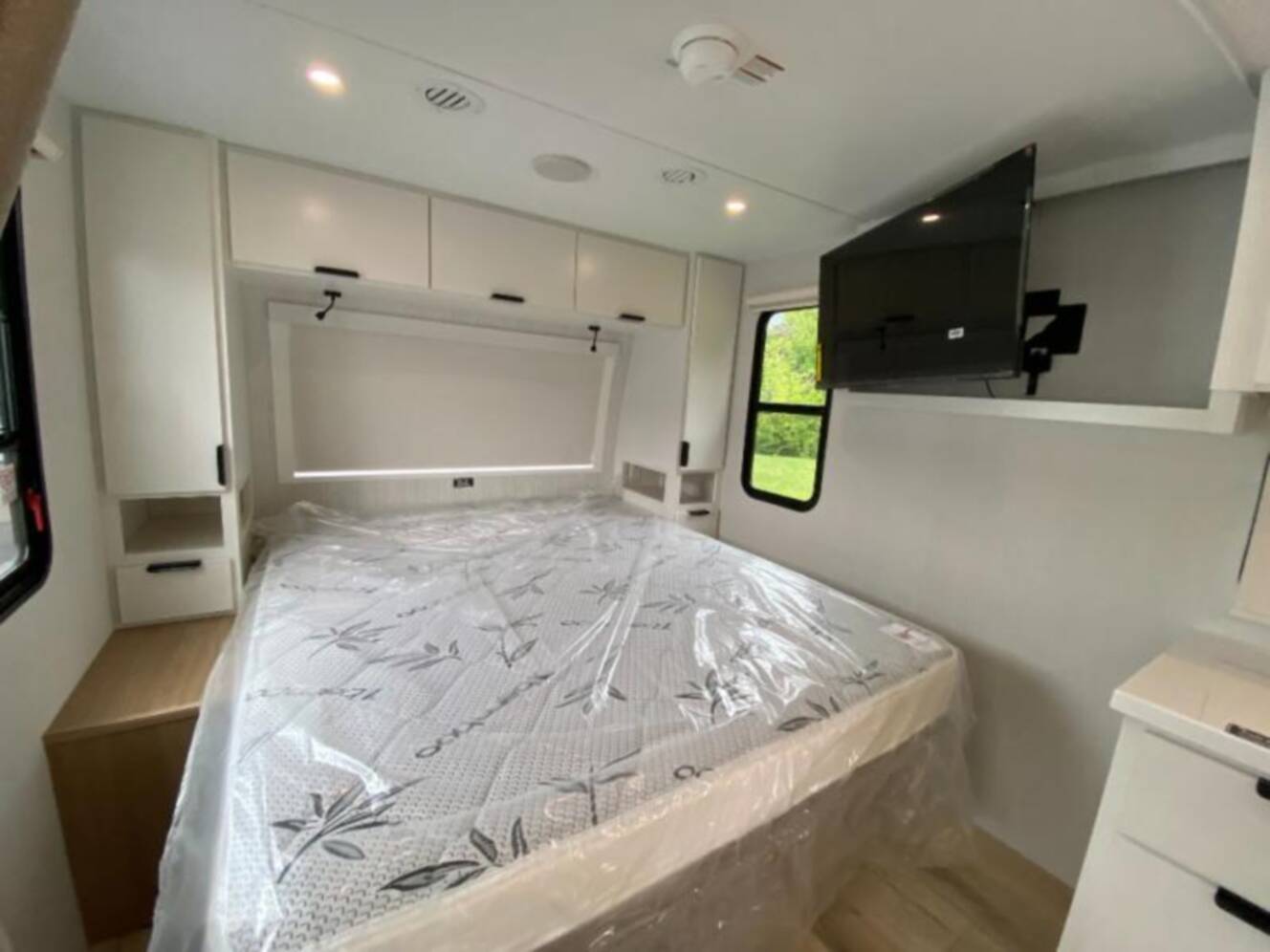 A photo of this 2027 Winnebago Thrive 18FBS