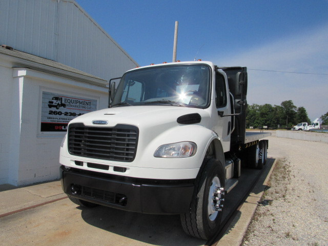 2023 FREIGHTLINER BUSINESS CLASS M2 106 in Grabill, IN