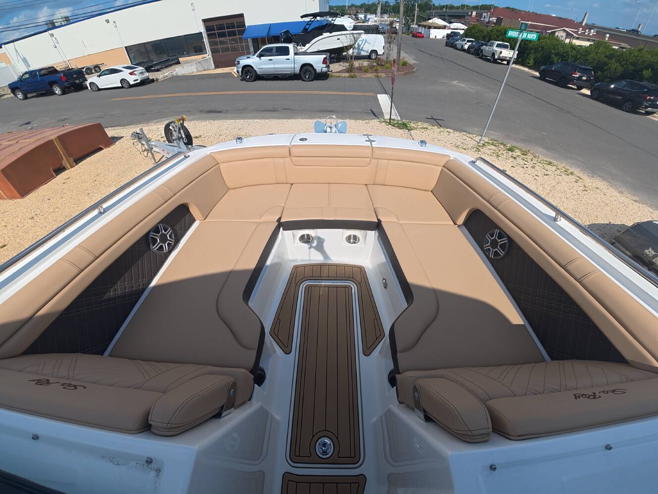 A photo of this 2027 Sea Ray SDX 290 Outboard