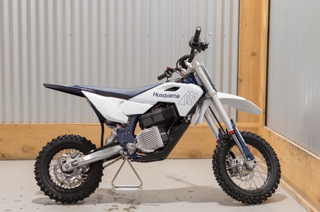 2027 Husqvarna® EE5 5 in Dunmore, PA
