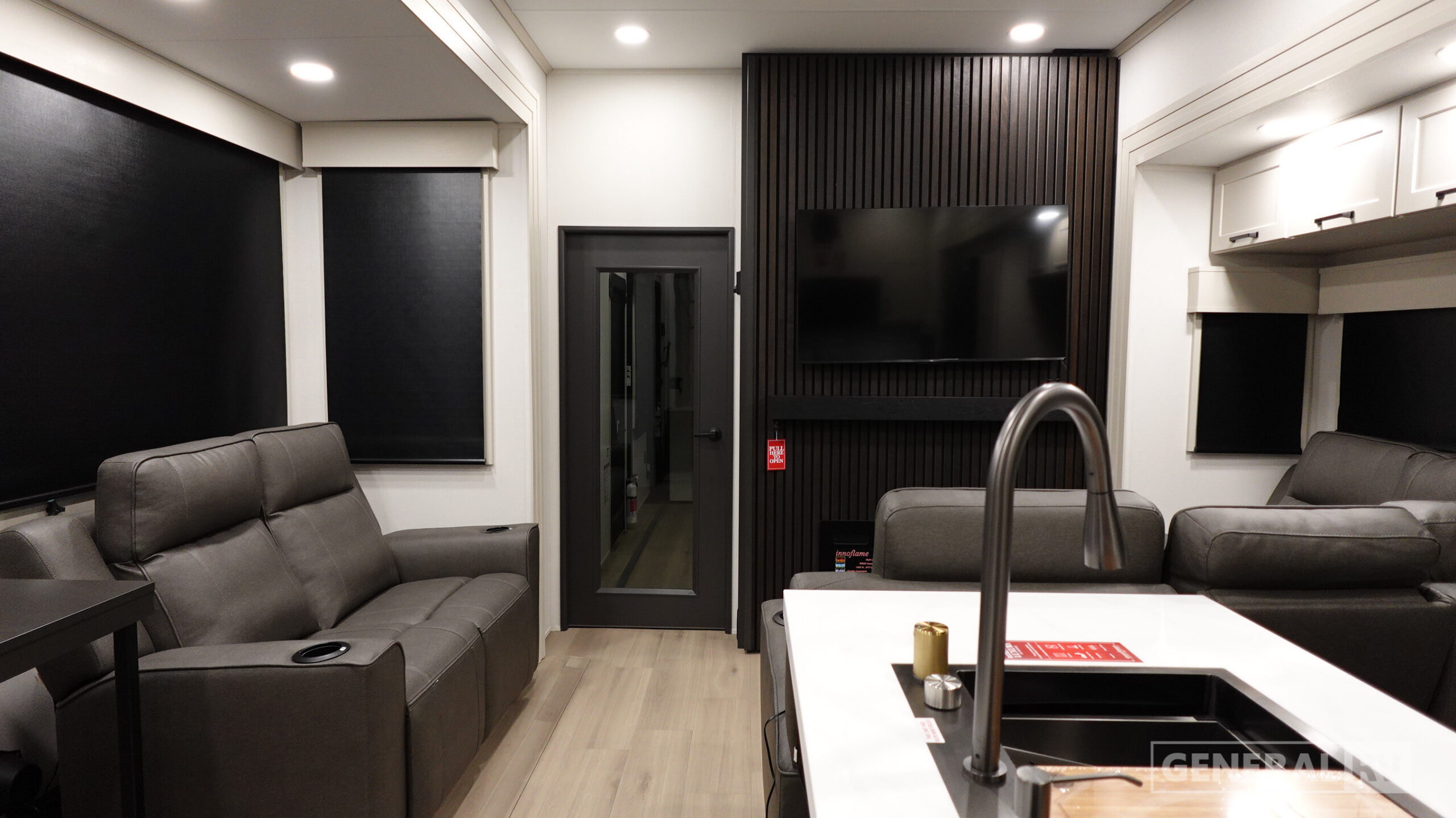 2026 Grand Design MOMENTUM 395MT in west chester PA