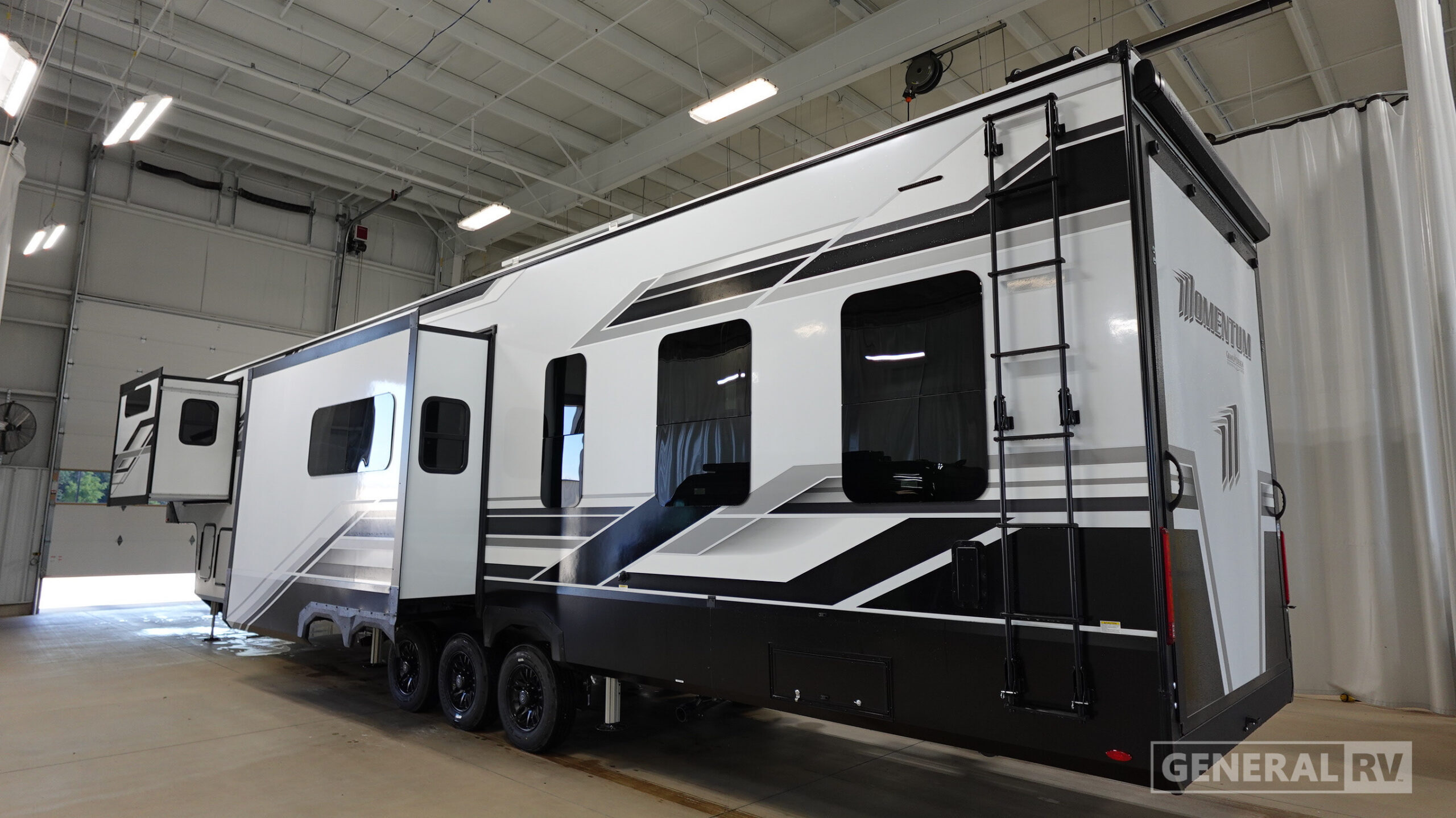 2026 Grand Design MOMENTUM 395MT in west chester PA