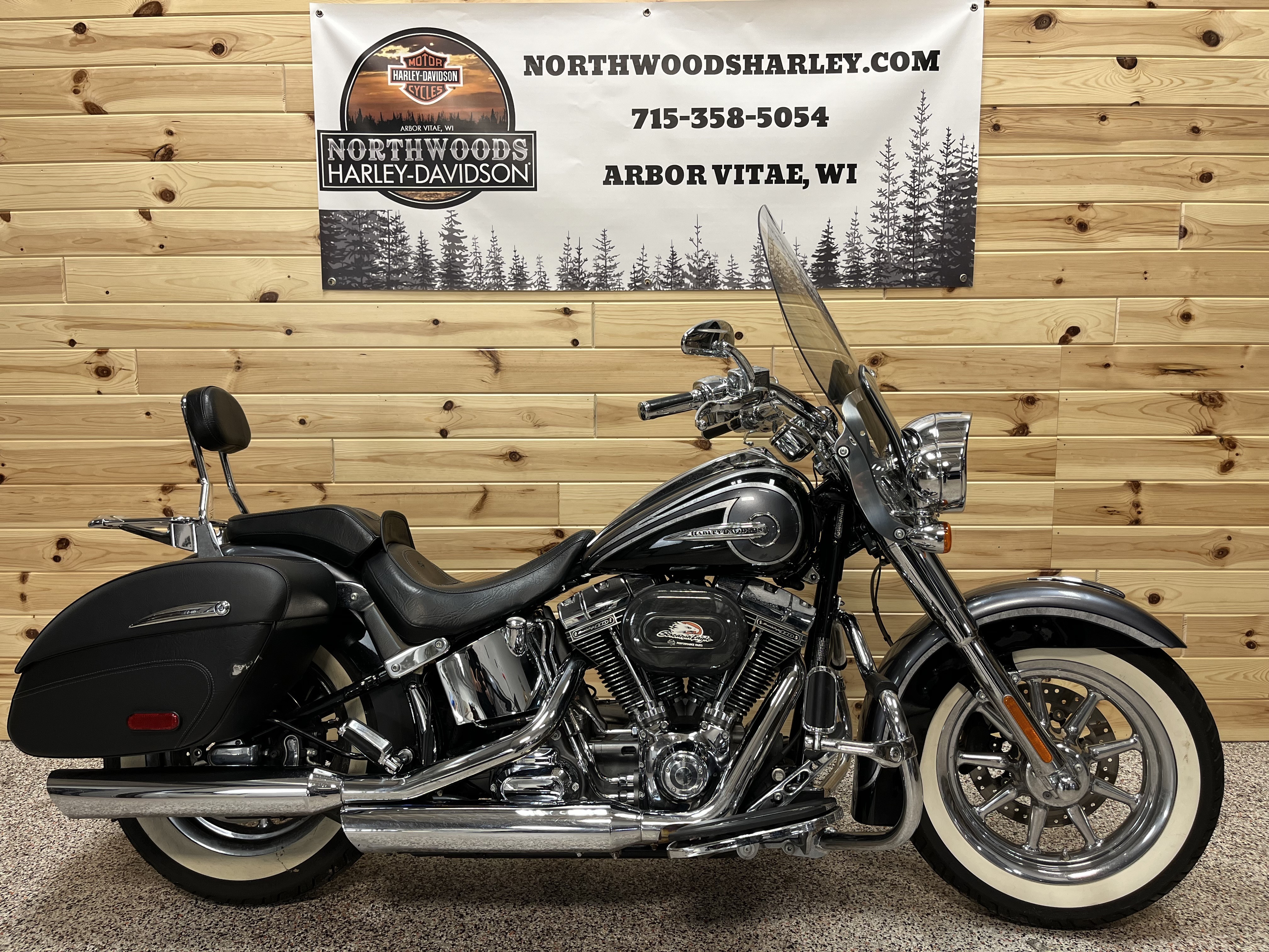 2015 Harley-Davidson CVO™ Softail® Deluxe in Woodruff, WI
