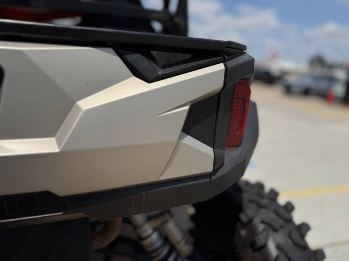 A photo of this 2024 Polaris GENERAL XP 1000 PREMIUM M SILVER QUARTZ