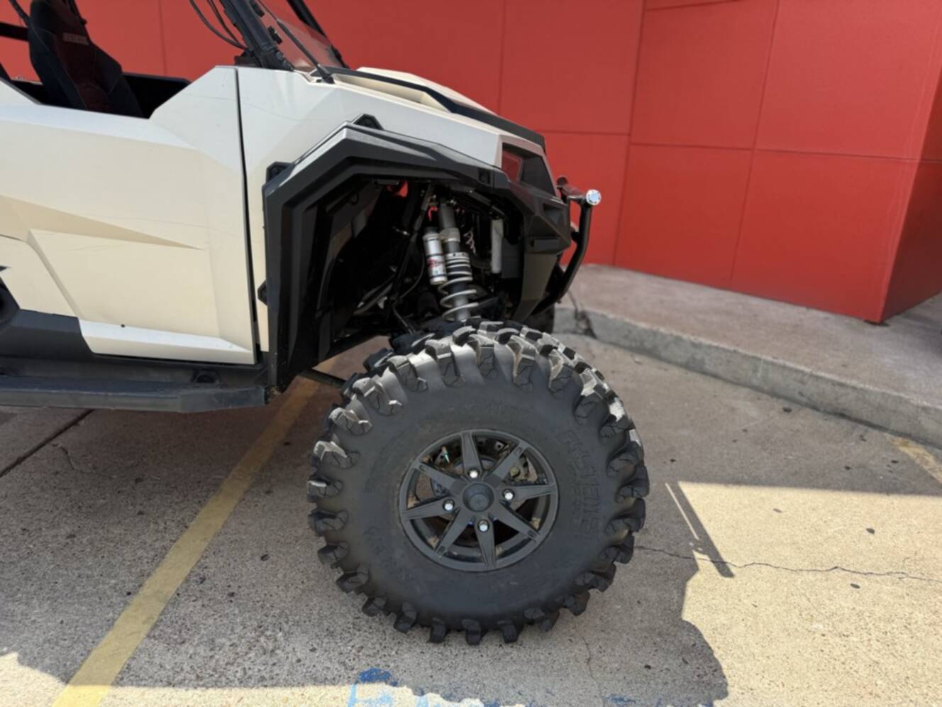 A photo of this 2024 Polaris GENERAL XP 1000 PREMIUM M SILVER QUARTZ