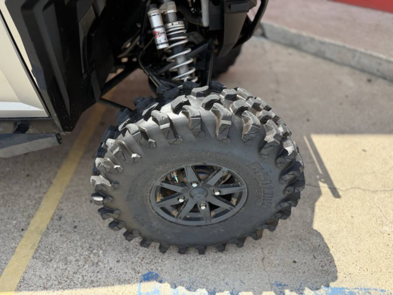 A photo of this 2024 Polaris GENERAL XP 1000 PREMIUM M SILVER QUARTZ
