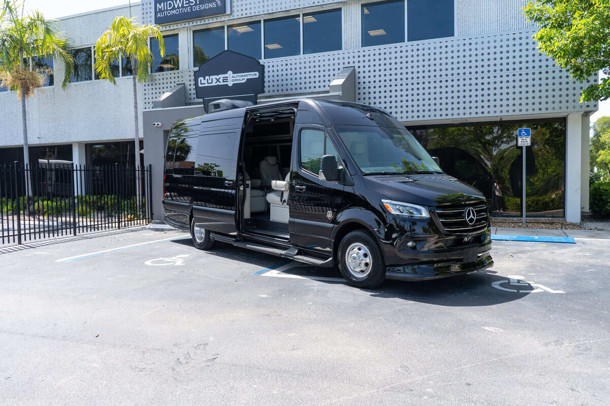 2027 Ogv Luxury Coach 9RB in fort lauderdale FL