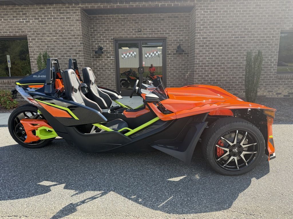 2022 Polaris Slingshot® Slingshot® R Volt Orange Fade (AutoDrive) R in Winston Salem, NC