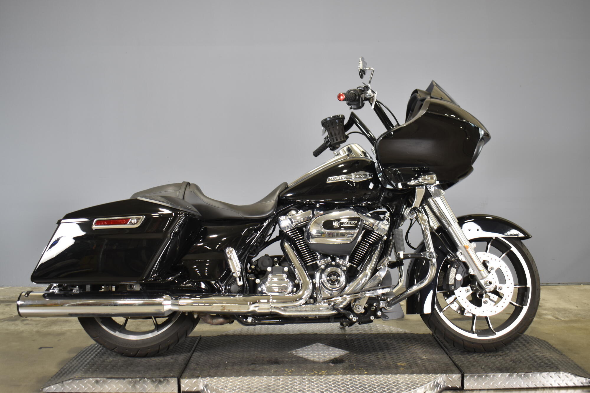 2023 Harley-Davidson Road Glide in Farmington, MI