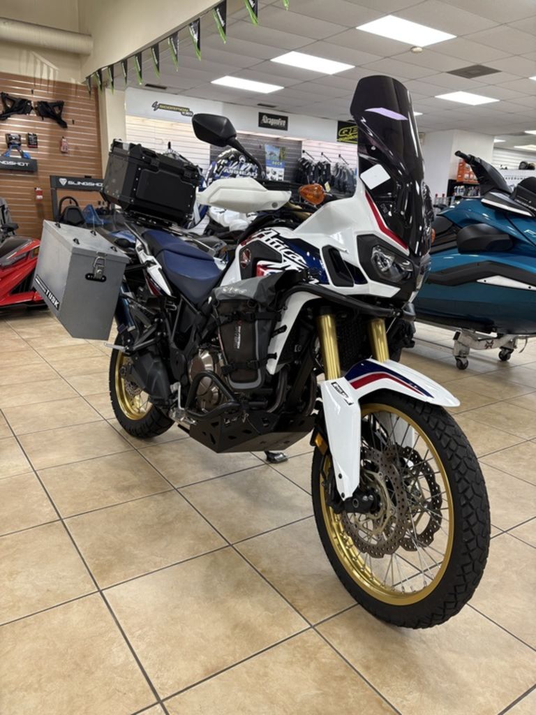 2017 Honda® Africa Twin CRF1000L CRF1000L in Orlando, FL