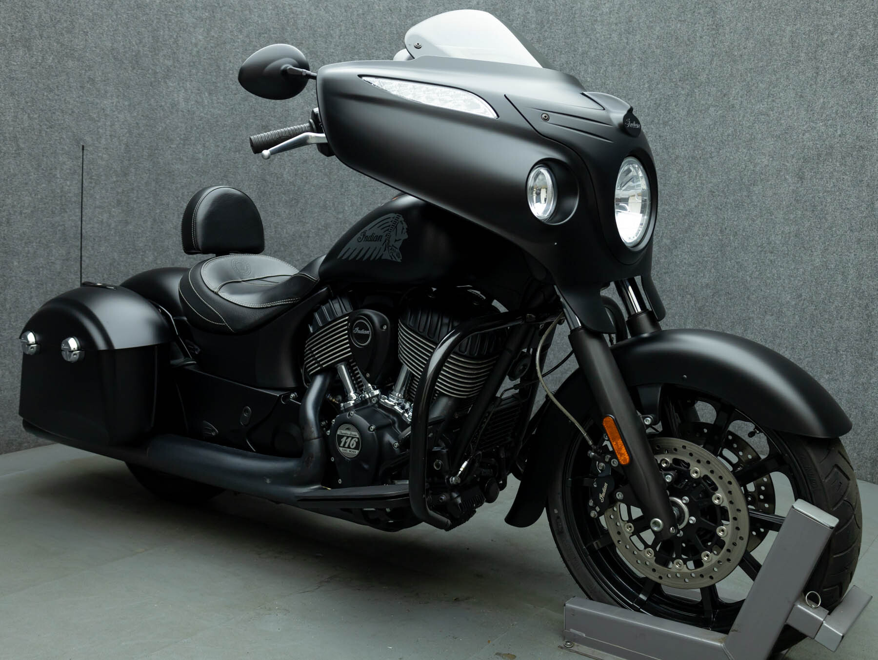 2018 Indian CHIEFTAIN DARK HORSE W/ABS DARK HORSE in Pembroke, NH