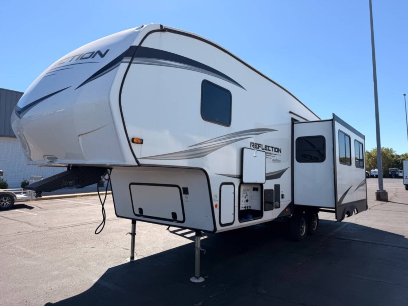 A photo of this 2025 Grand Design Reflection 100 Series 28RL