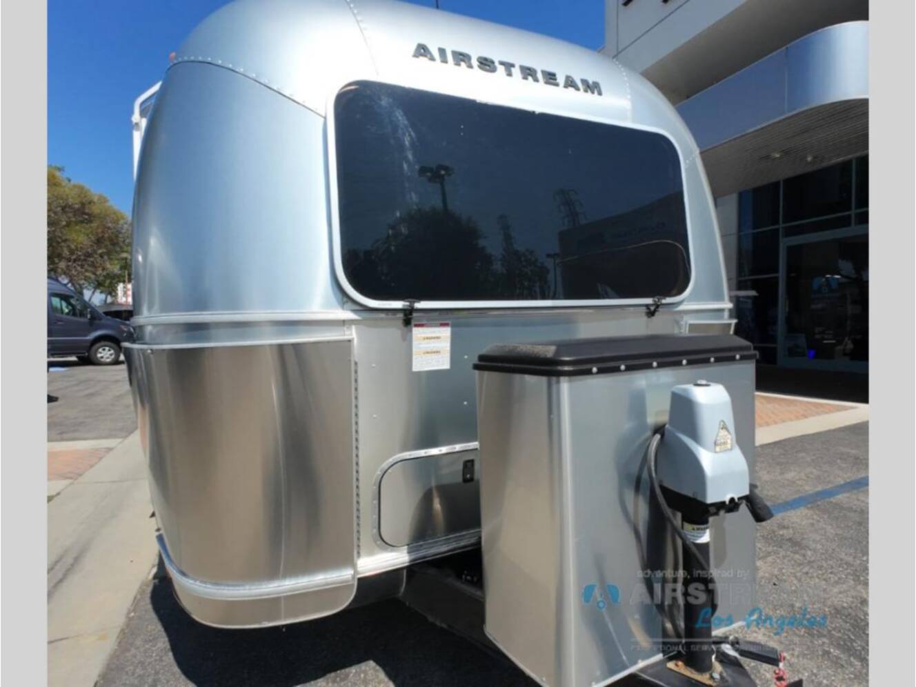A photo of this 2018 Airstream Flying Cloud 30FB Bunk