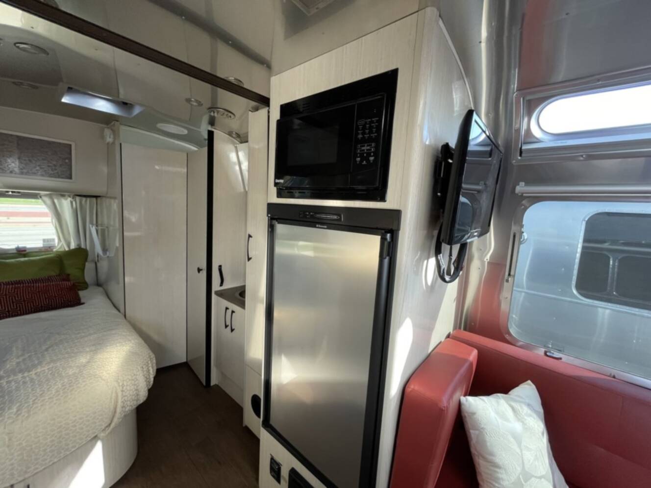 A photo of this 2018 Airstream International Serenity 23CB
