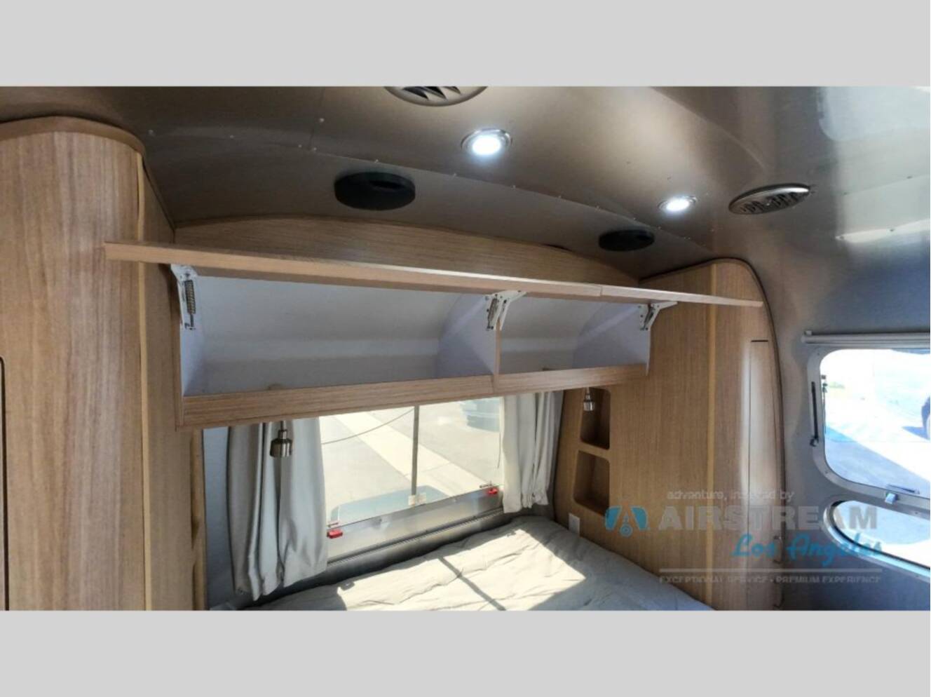 A photo of this 2018 Airstream Flying Cloud 30FB Bunk