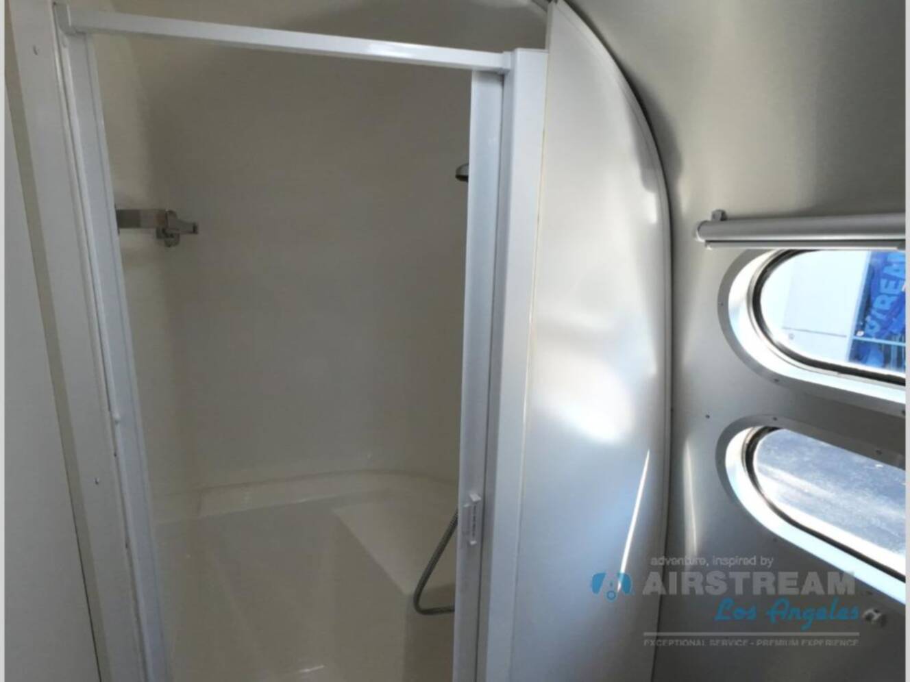 A photo of this 2018 Airstream Flying Cloud 30FB Bunk